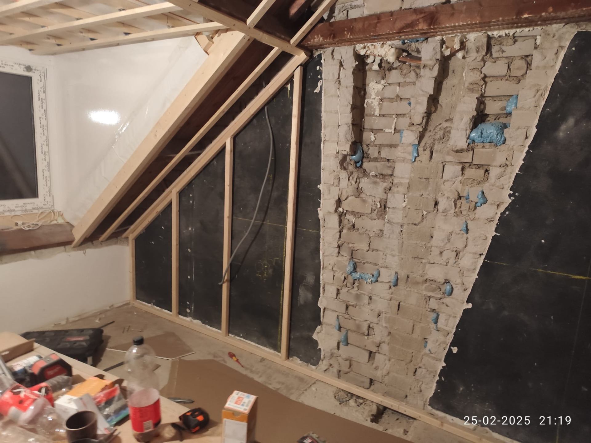 Zolder verbouwd tot master bedroom met vrijstaand bad — voor